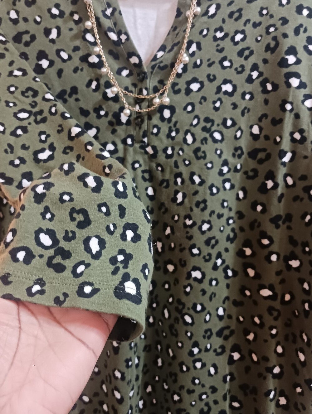 3/$20 💰 Kim Rogers Pullover Olive Green Zebra Leopard-Spot Casual Top XL Cotton - Picture 3 of 7